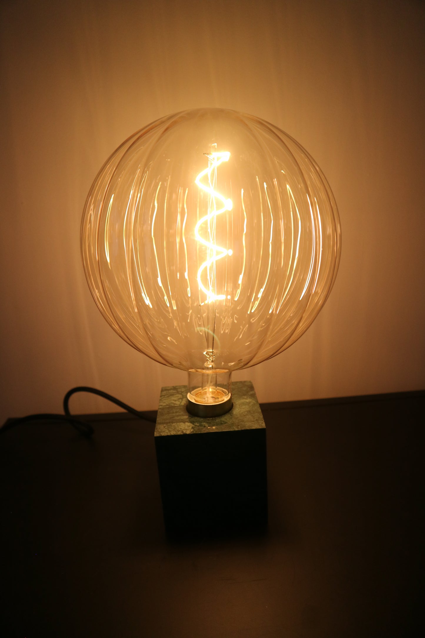 Lova Lamp - Marble Green