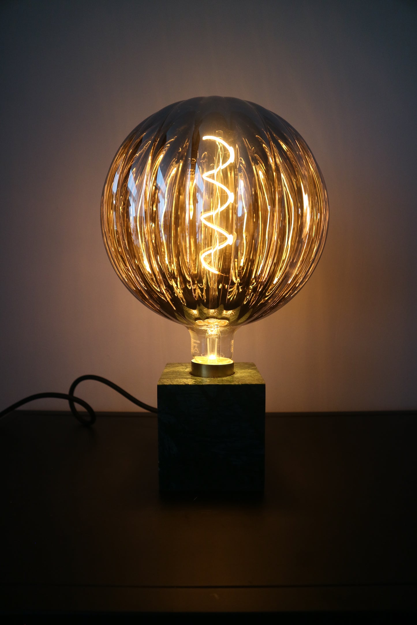 Lova Lamp - Marble Green