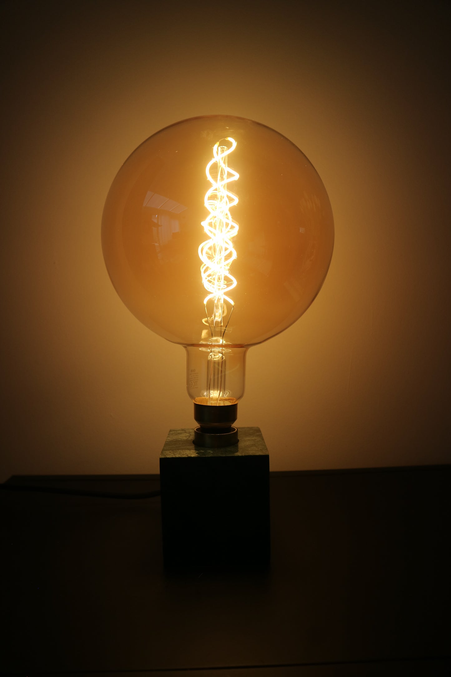 Lova Lamp - Marble Green