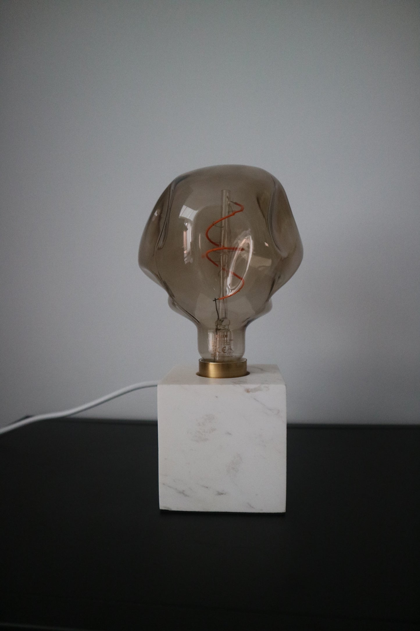 Lova Lamp - Marble White